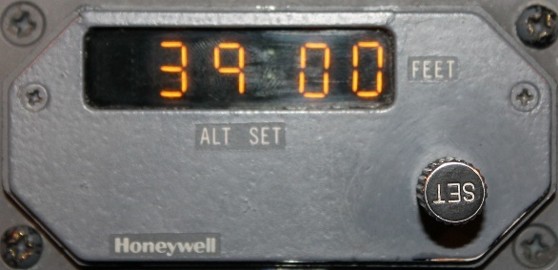 Figure 4. Contrôleur de présélection d’altitude (Source : BST) Figure 4. Contrôleur de présélection d’altitude (Source : BST)